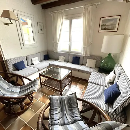 Maison Dans Les Pins