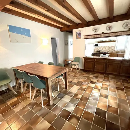 Maison Dans Les Pins بيت للعطل