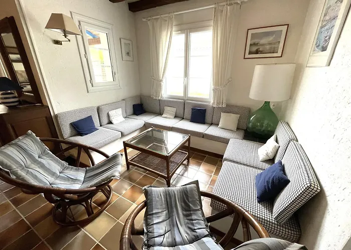 Maison Dans Les Pins